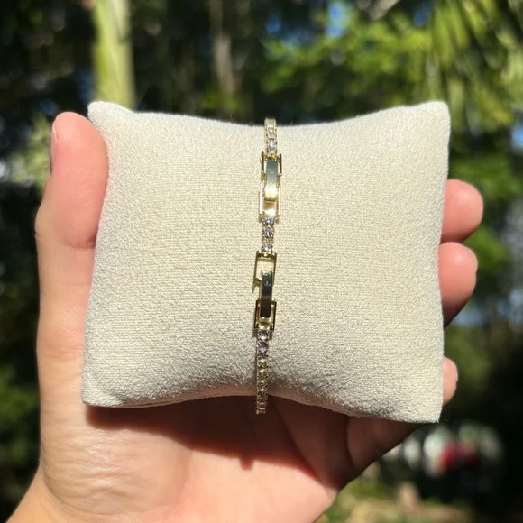 18K Gold Plated Stainless Steel Lilac Purple Diamond Flower Bracelet - Picture 5 of 5